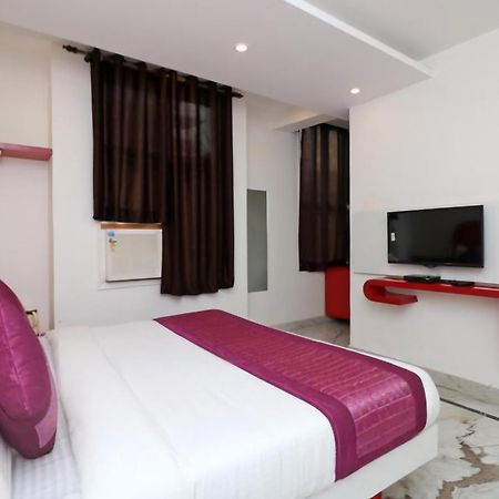 Hotel Leo Continental New Delhi Exteriör bild