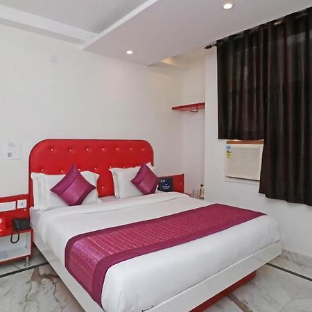 Hotel Leo Continental New Delhi Exteriör bild