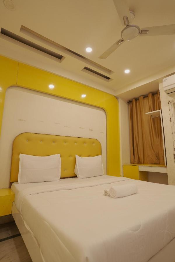 Hotel Leo Continental New Delhi Exteriör bild