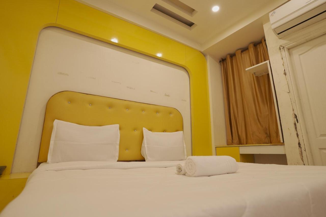 Hotel Leo Continental New Delhi Exteriör bild