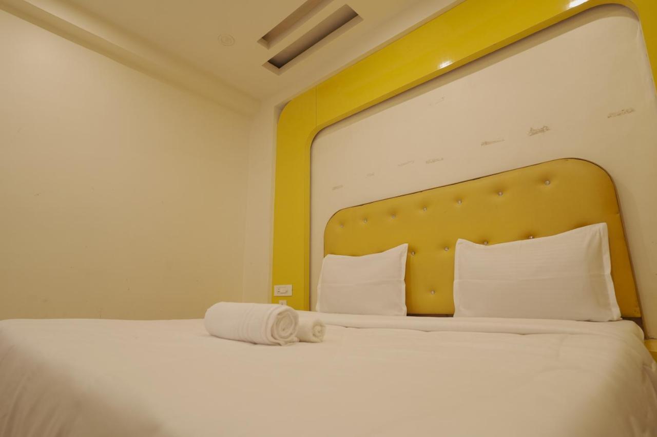Hotel Leo Continental New Delhi Exteriör bild