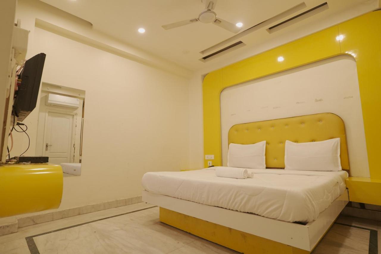 Hotel Leo Continental New Delhi Exteriör bild