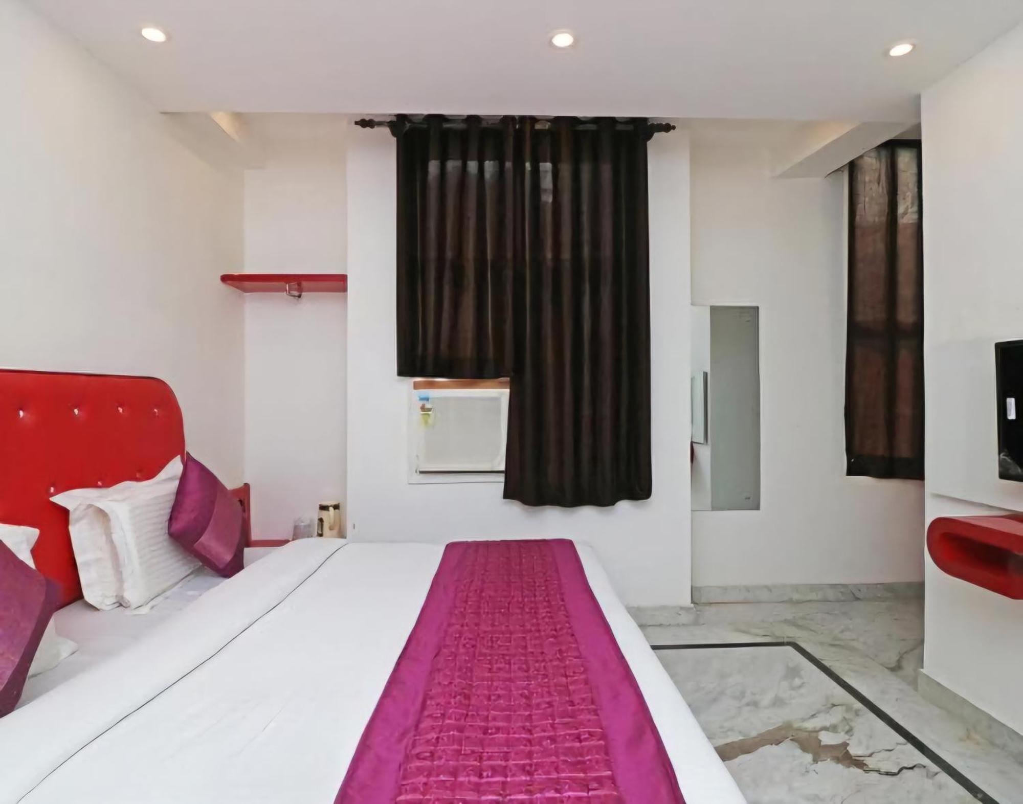 Hotel Leo Continental New Delhi Exteriör bild