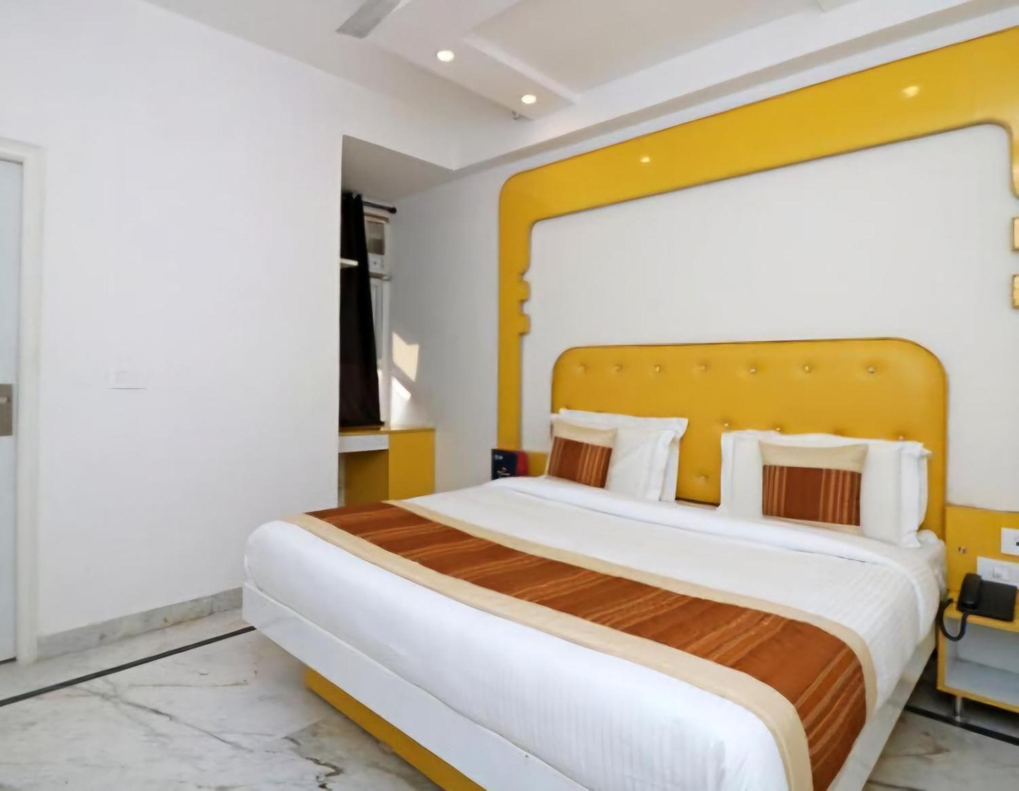 Hotel Leo Continental New Delhi Exteriör bild