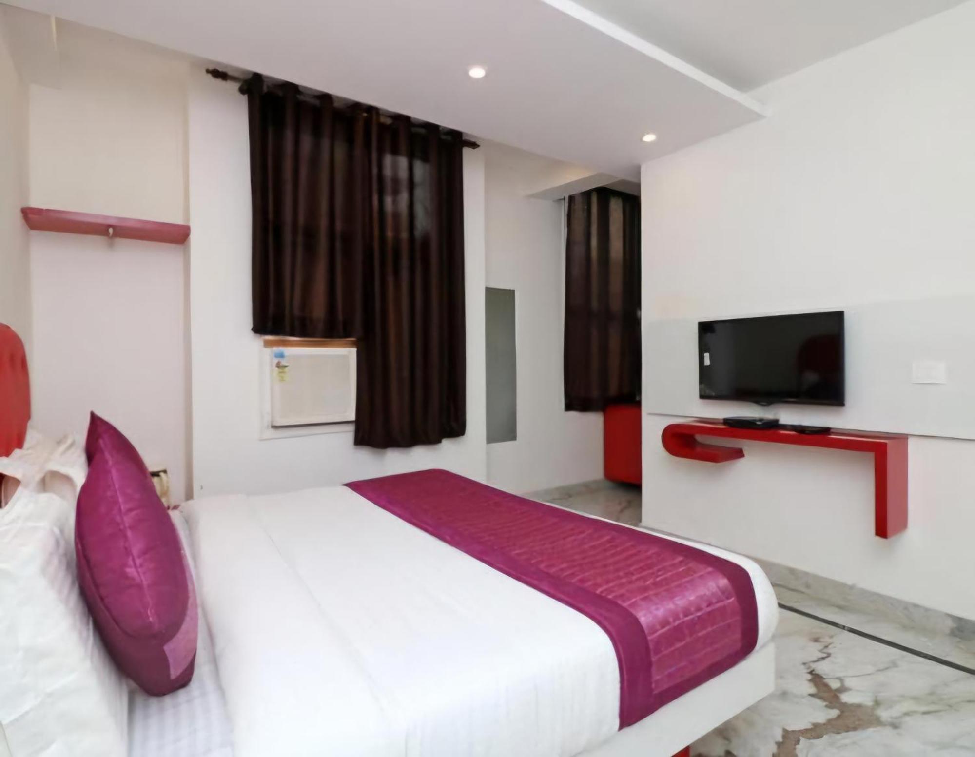 Hotel Leo Continental New Delhi Exteriör bild