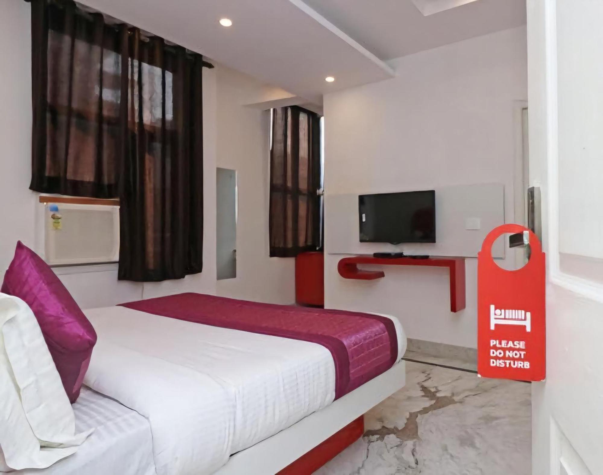 Hotel Leo Continental New Delhi Exteriör bild
