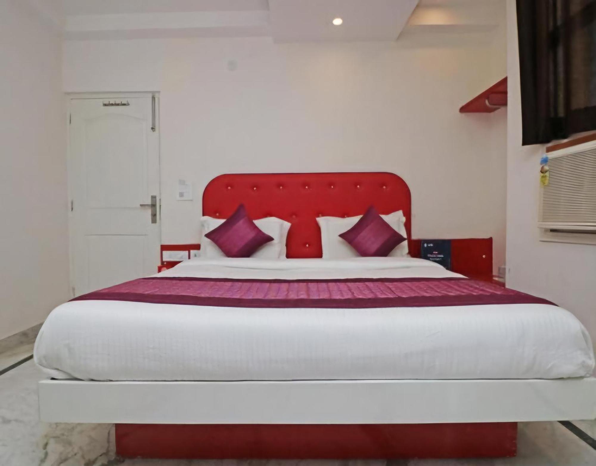 Hotel Leo Continental New Delhi Exteriör bild